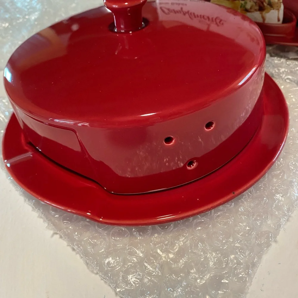 NEW IN BOX COMPLEMENTS Red Brie Baker w/Lid and Original Wrapping Plate and Top - Picture 3 of 6
